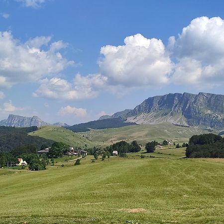 Cemerno Cottage Gacko Exterior foto