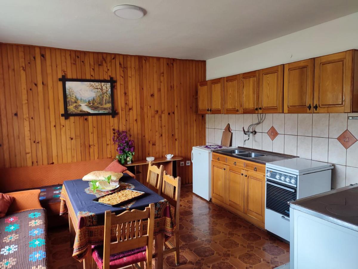 Cemerno Cottage Gacko Exterior foto